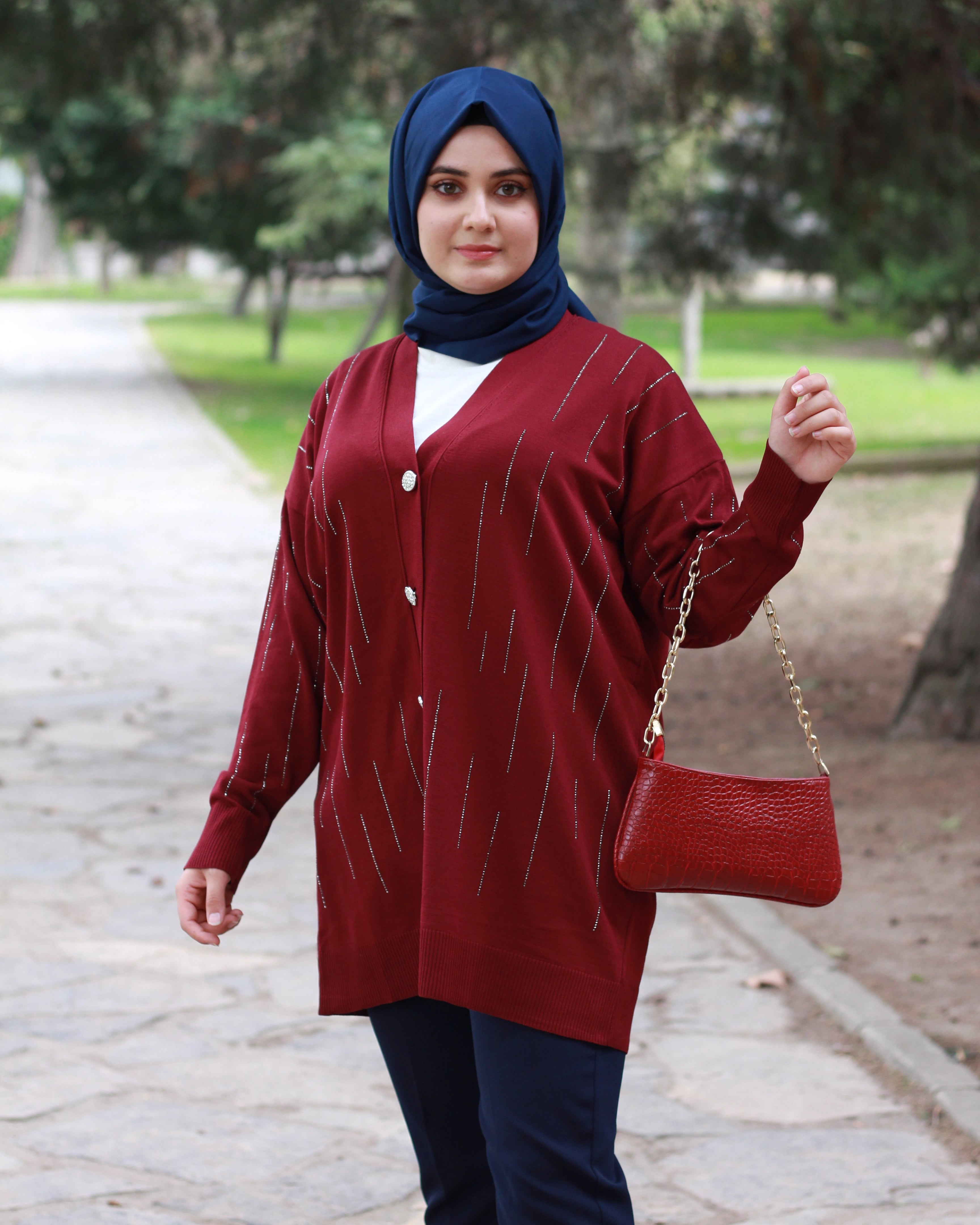 Taş Detaylı Bordo Hırka