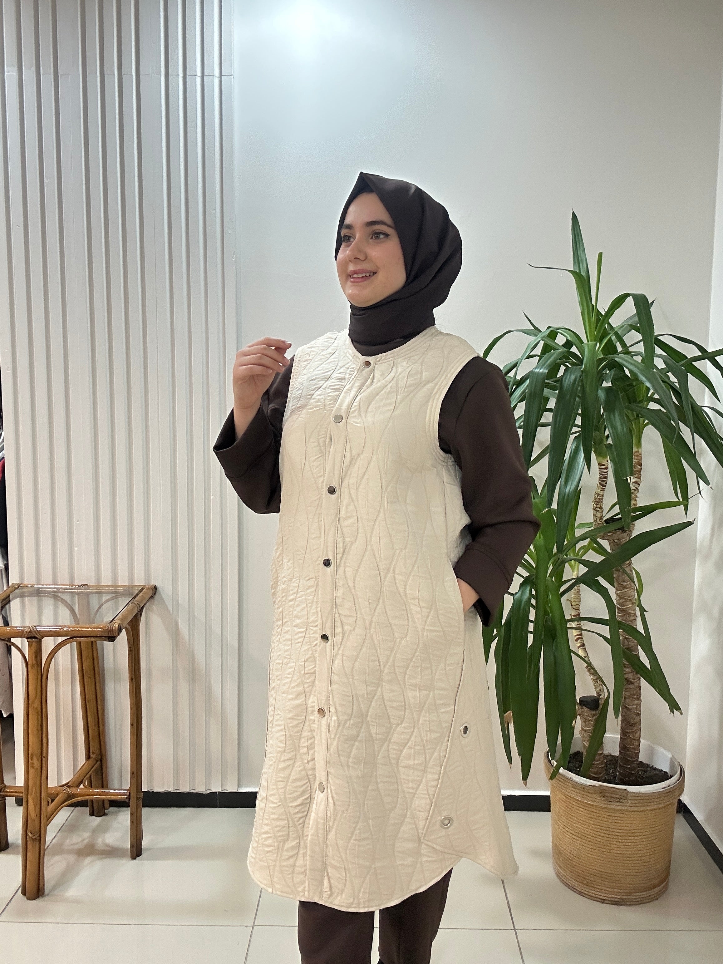 Dokuma Kapitone Yelek Krem Renk