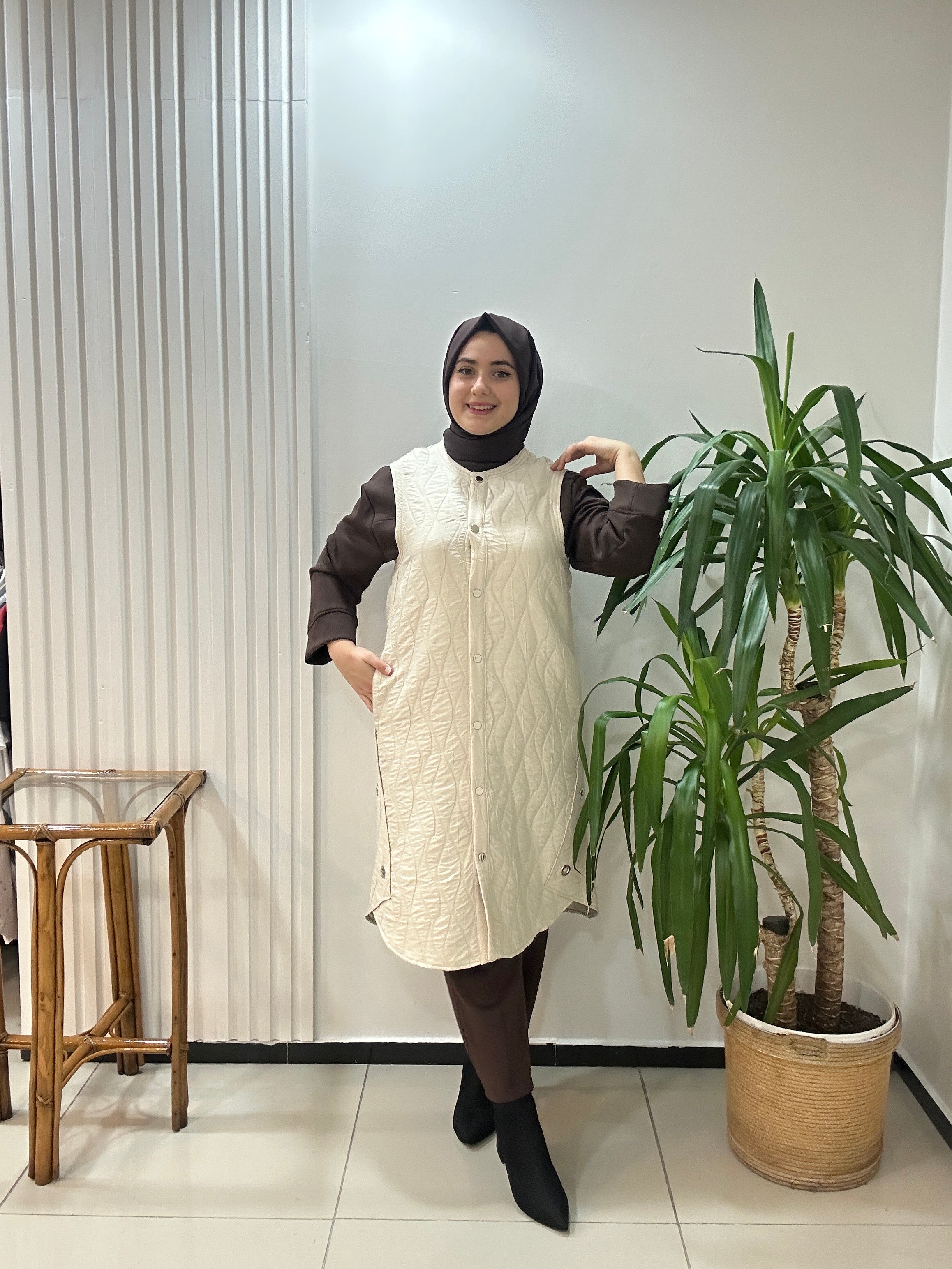 Dokuma Kapitone Yelek Krem Renk