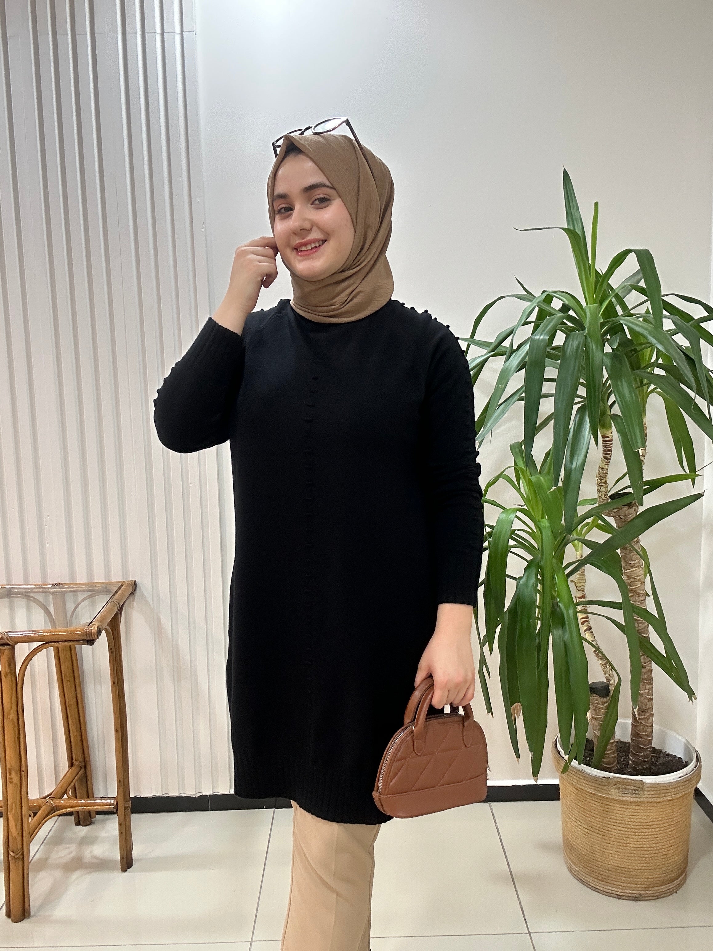 Minimal Desenli Yün Tunik  Siyah