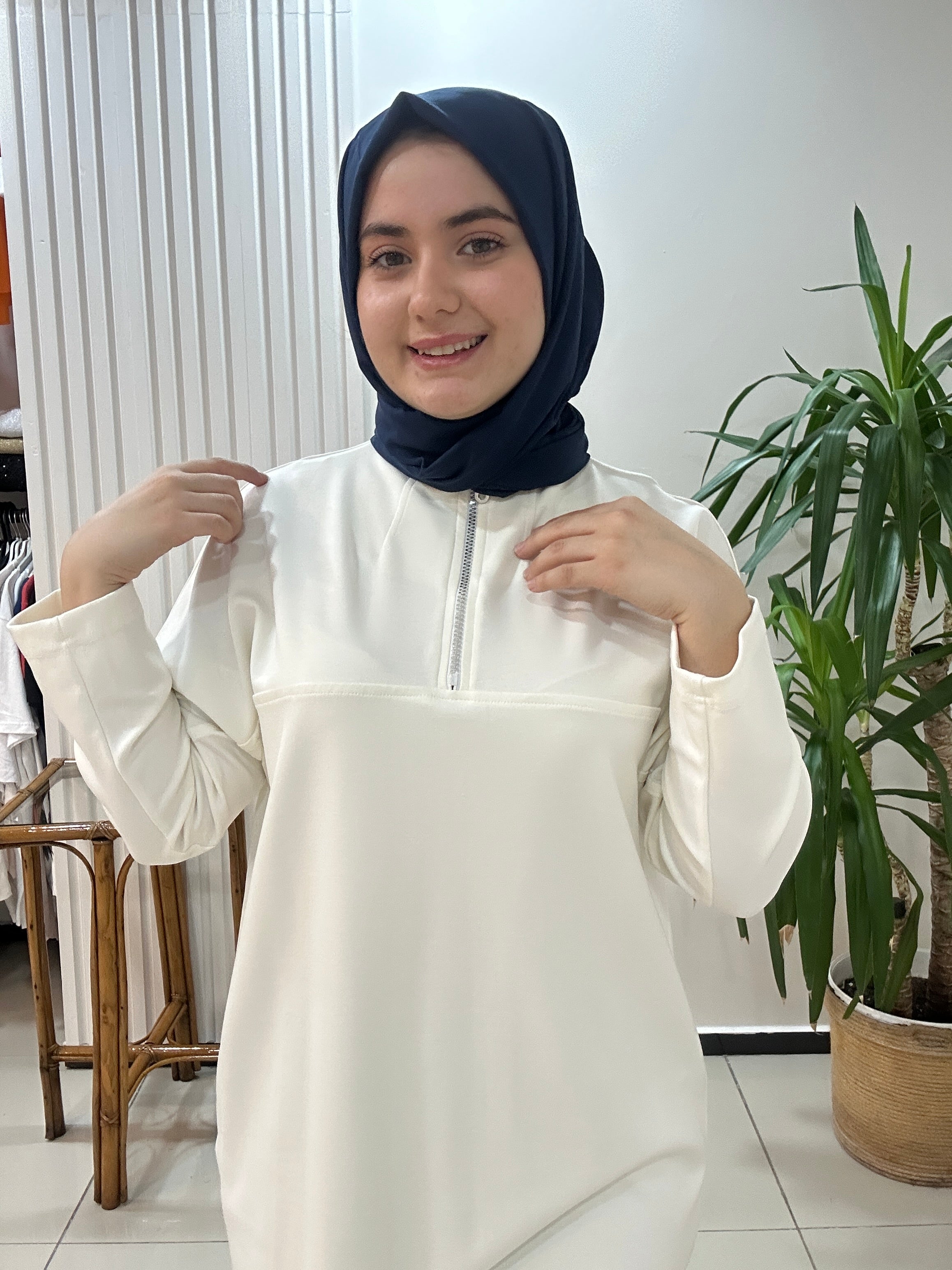 Yakası Fermuarlı Sweat BEYAZ