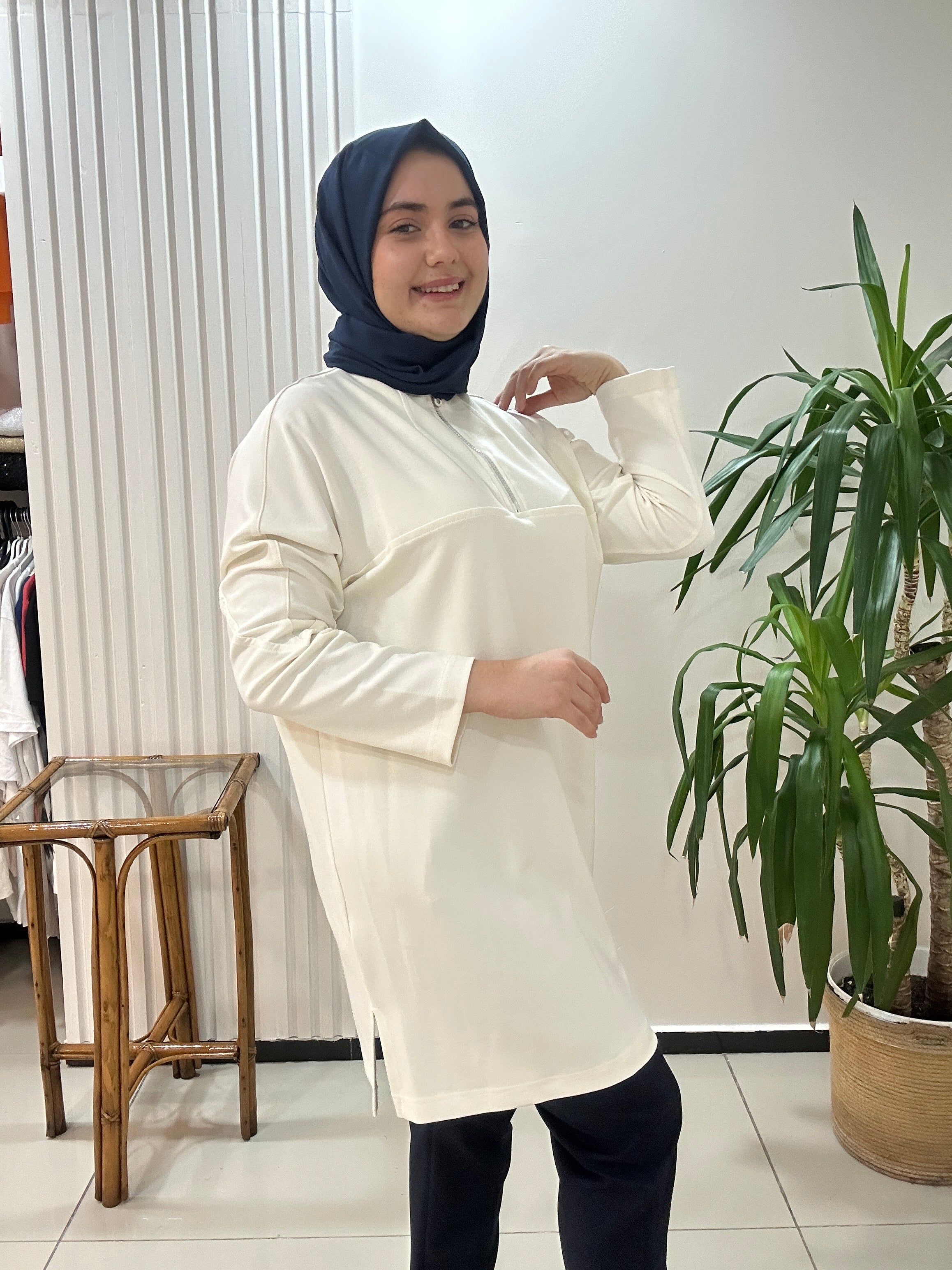 Yakası Fermuarlı Sweat BEYAZ