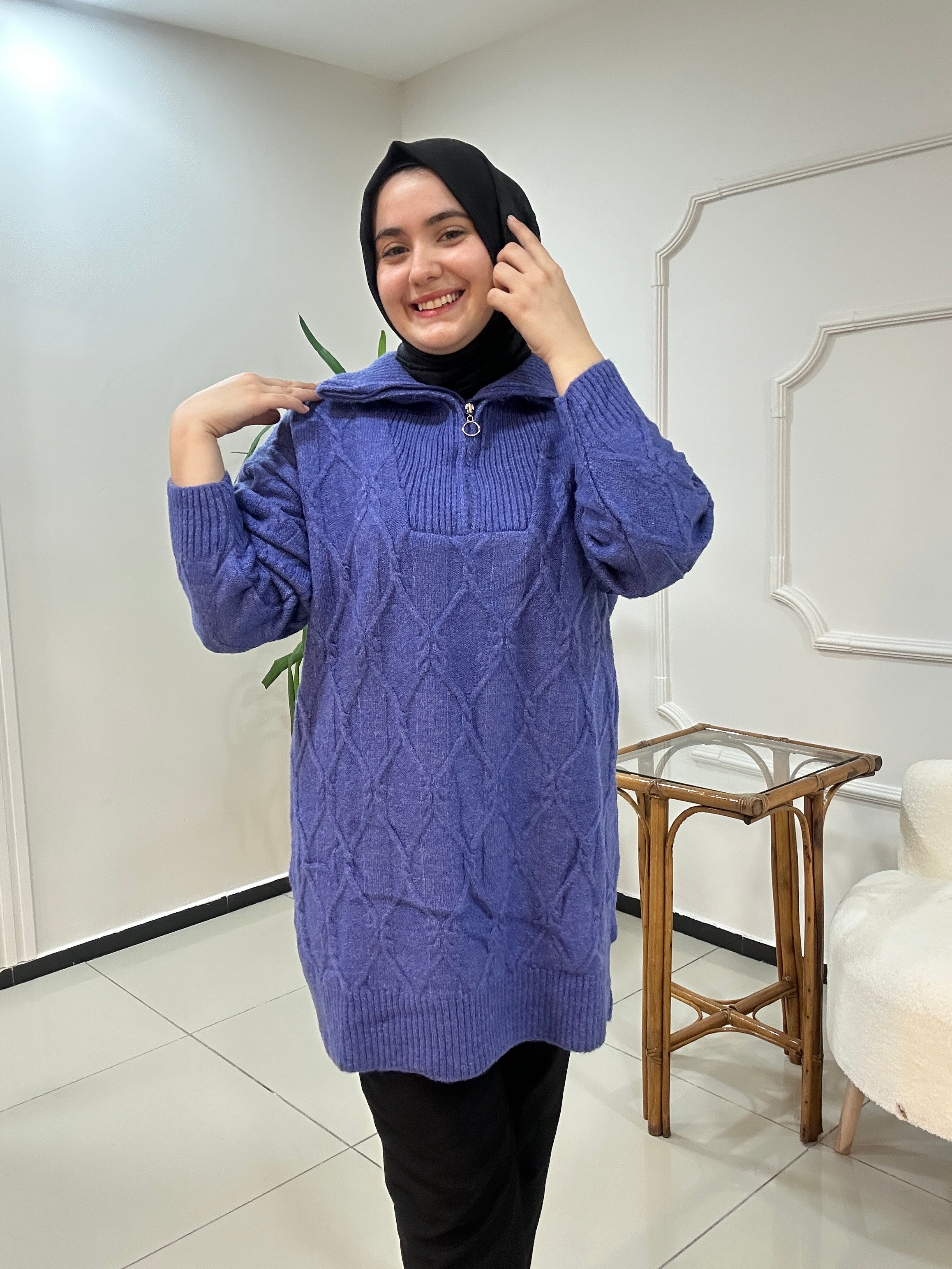 Yakası Fermuarlı Yünlü Triko