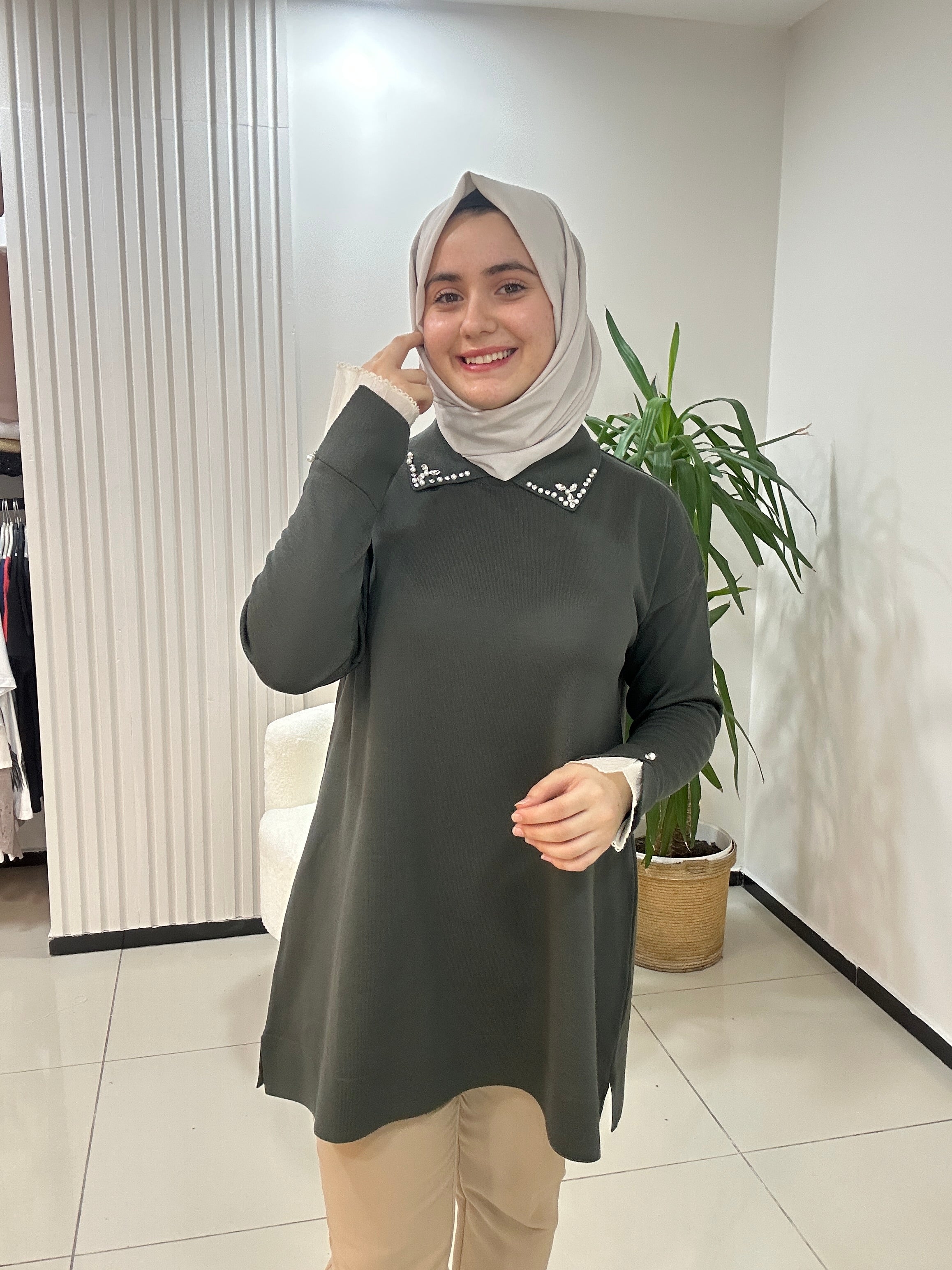 Kol Ucu Dantel Detaylı Merserize Tunik