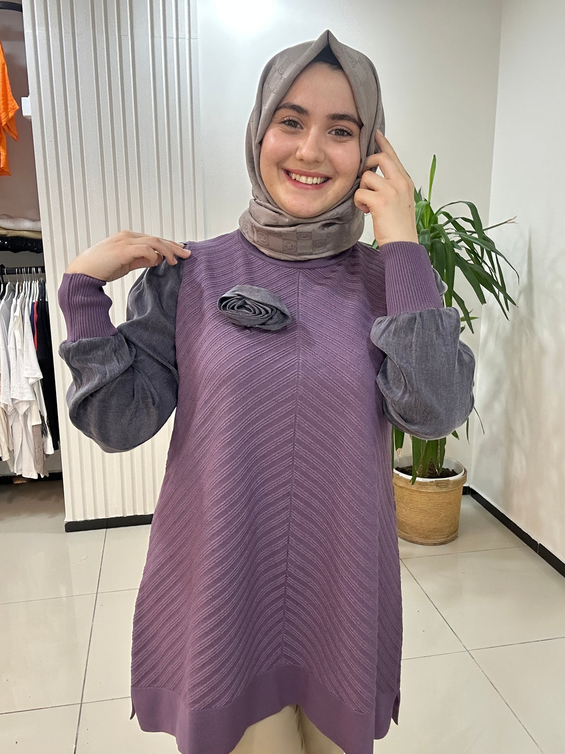 İpek Kupra Merserize Tunik Gül Broşlu