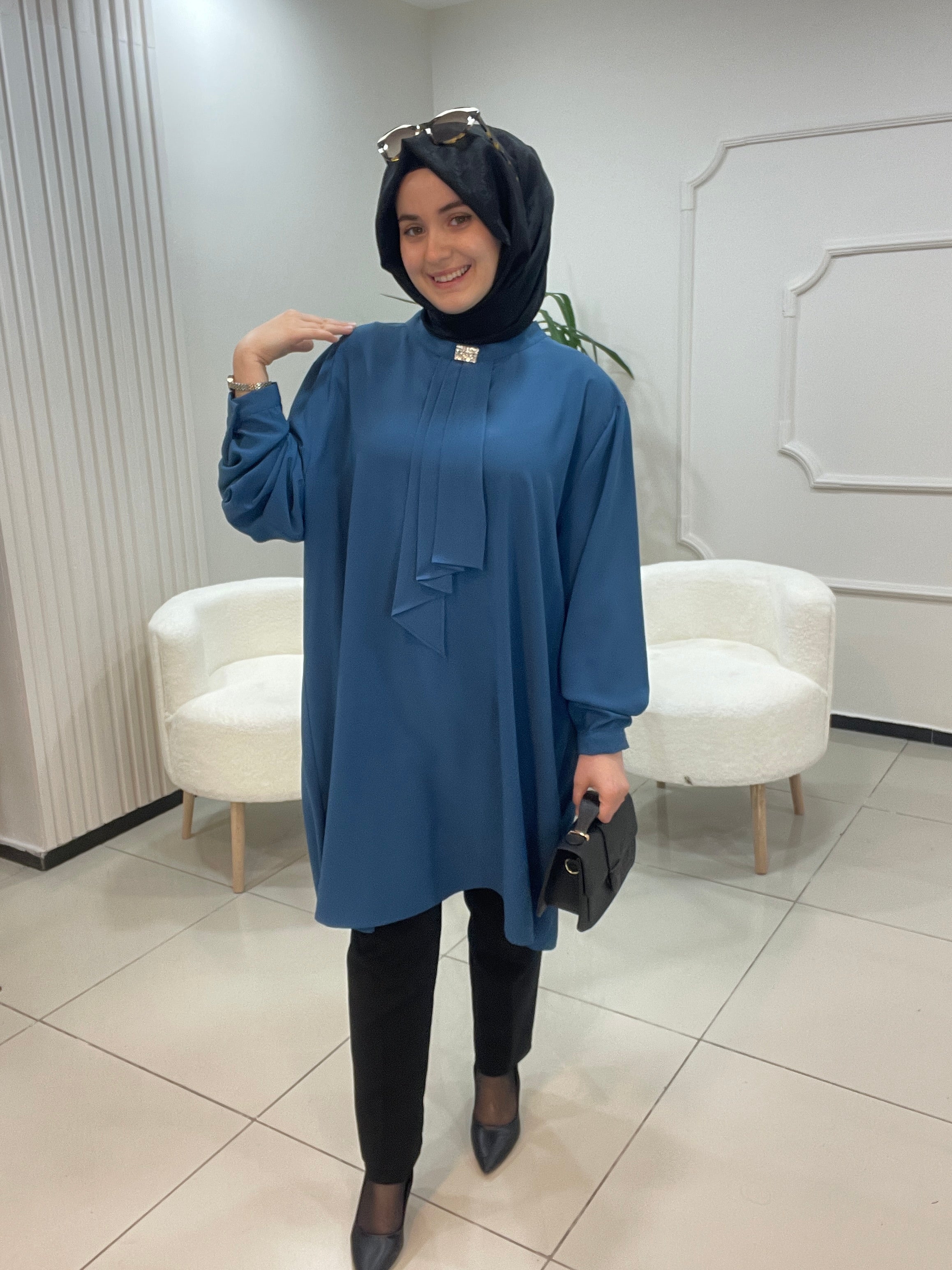 Taş Broşlu Tunik