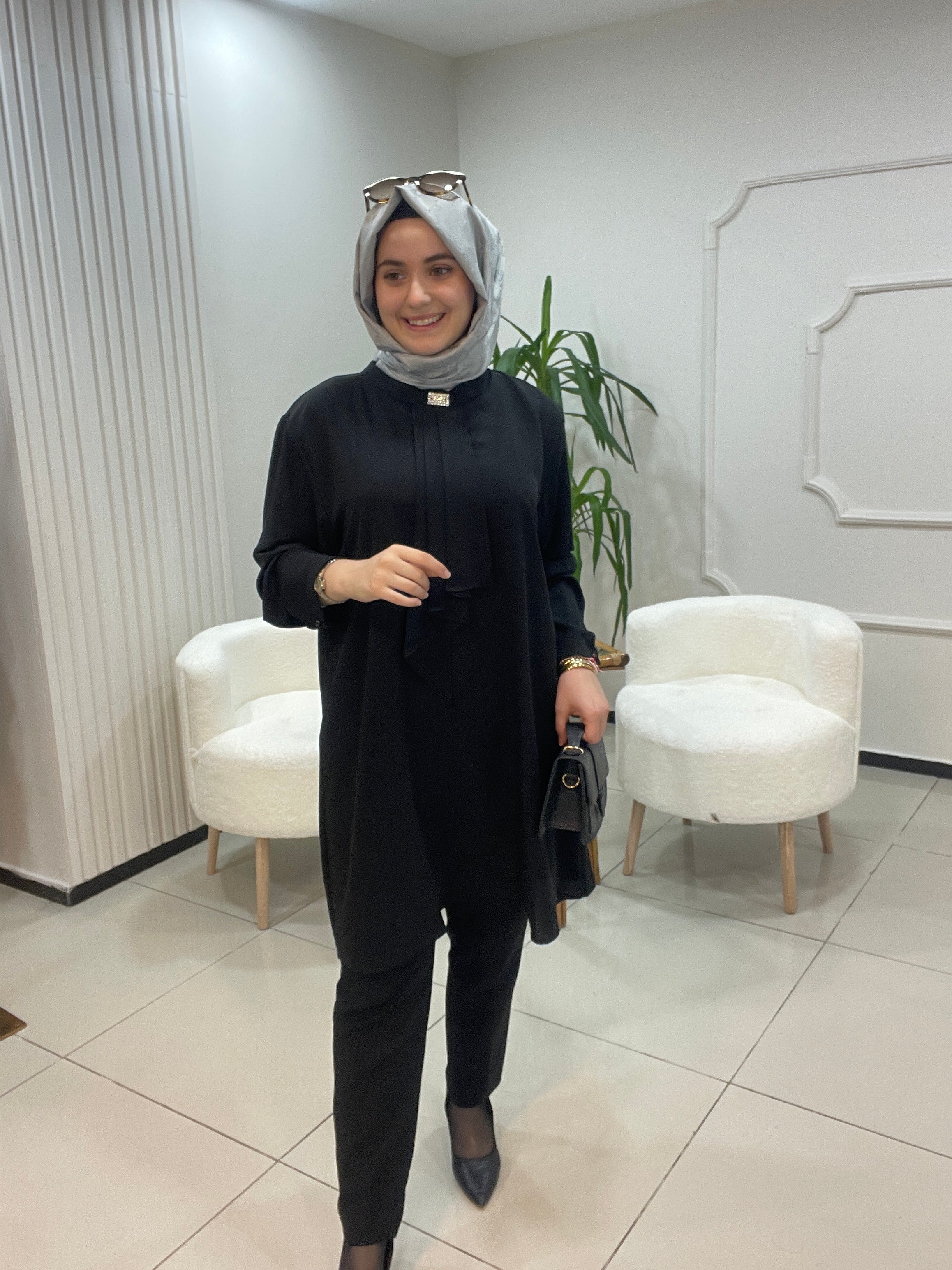 Taş Broşlu Tunik