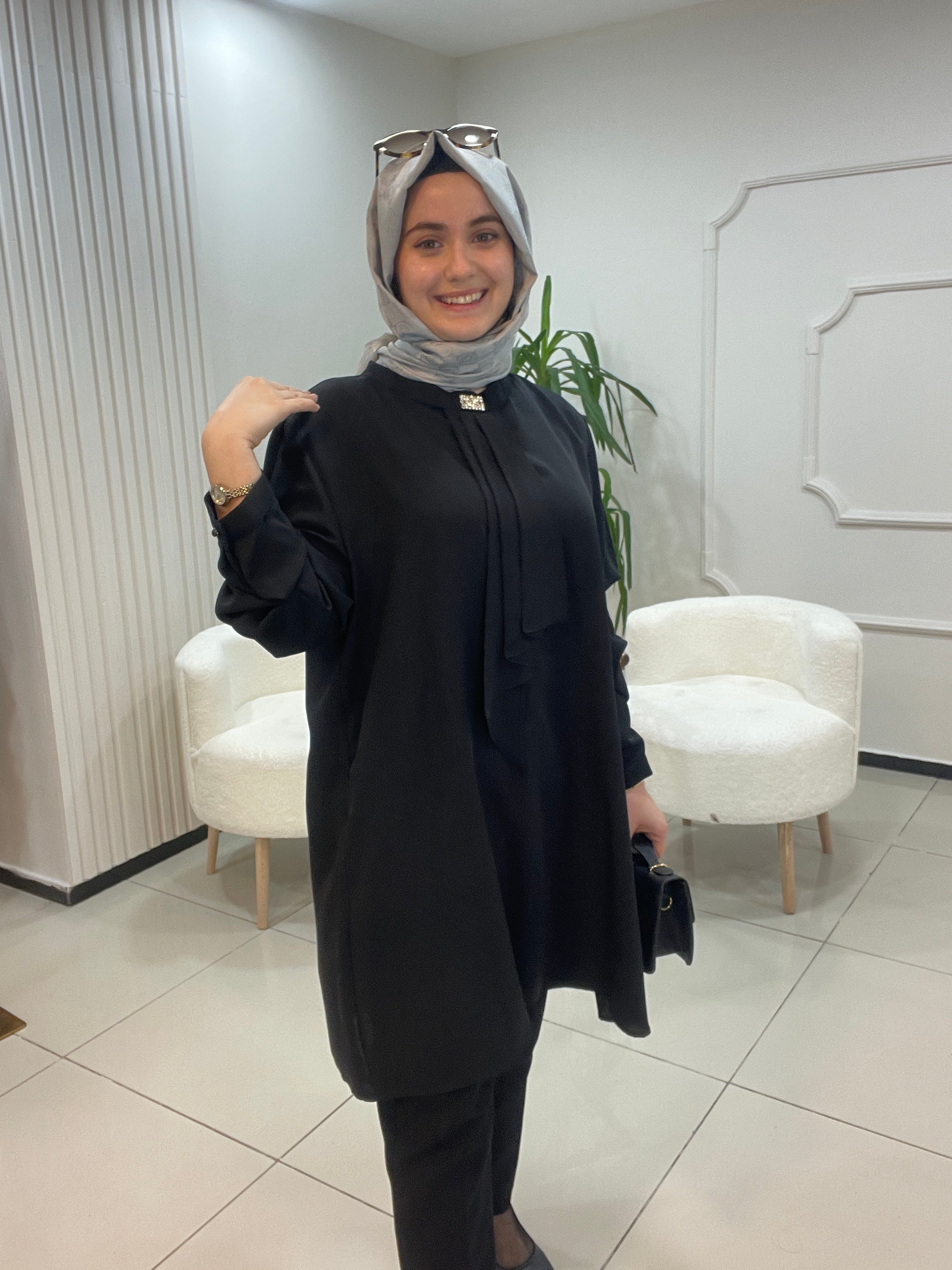 Taş Broşlu Tunik