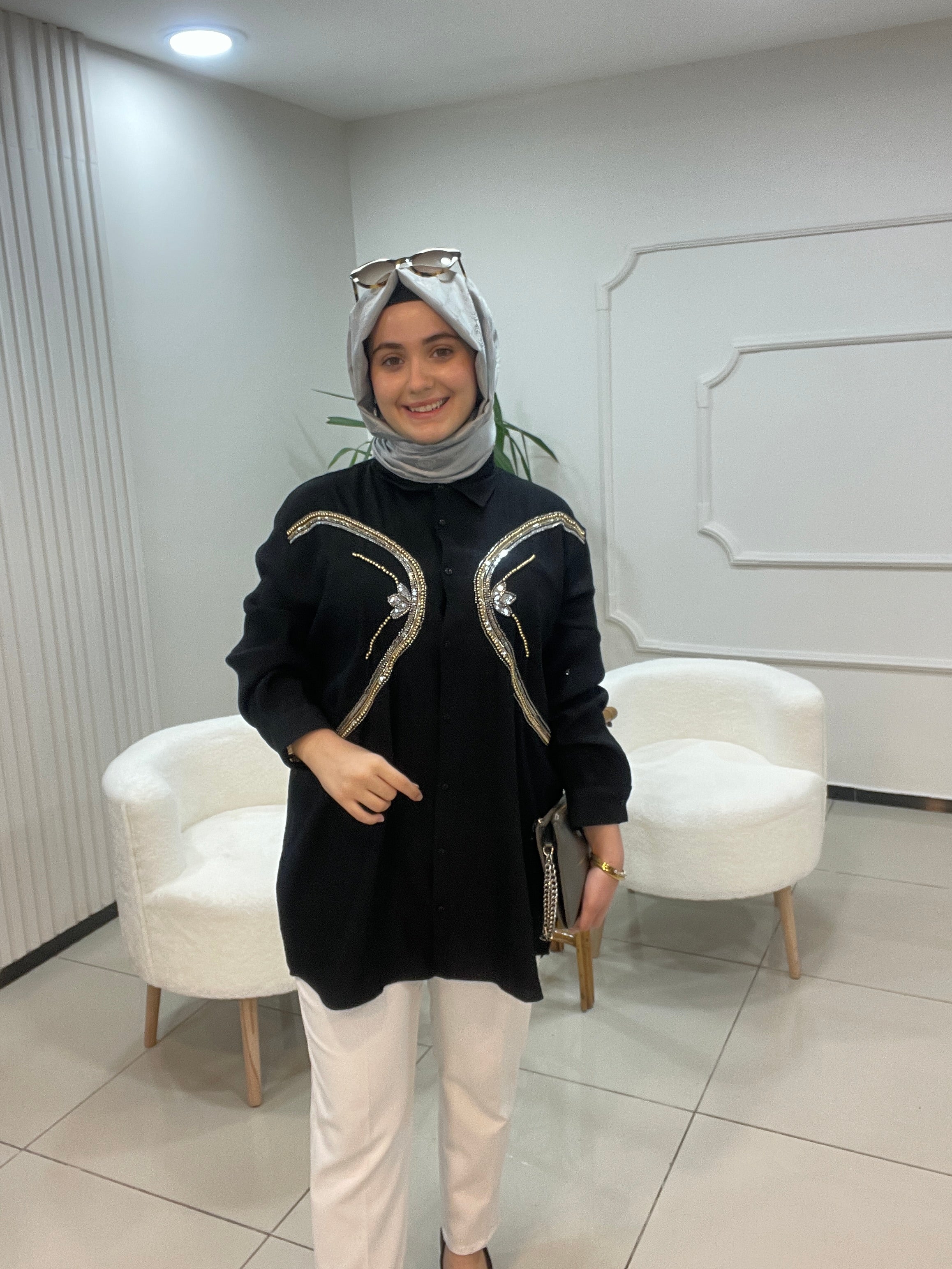 Gümüş Taş Detaylı Gömlek