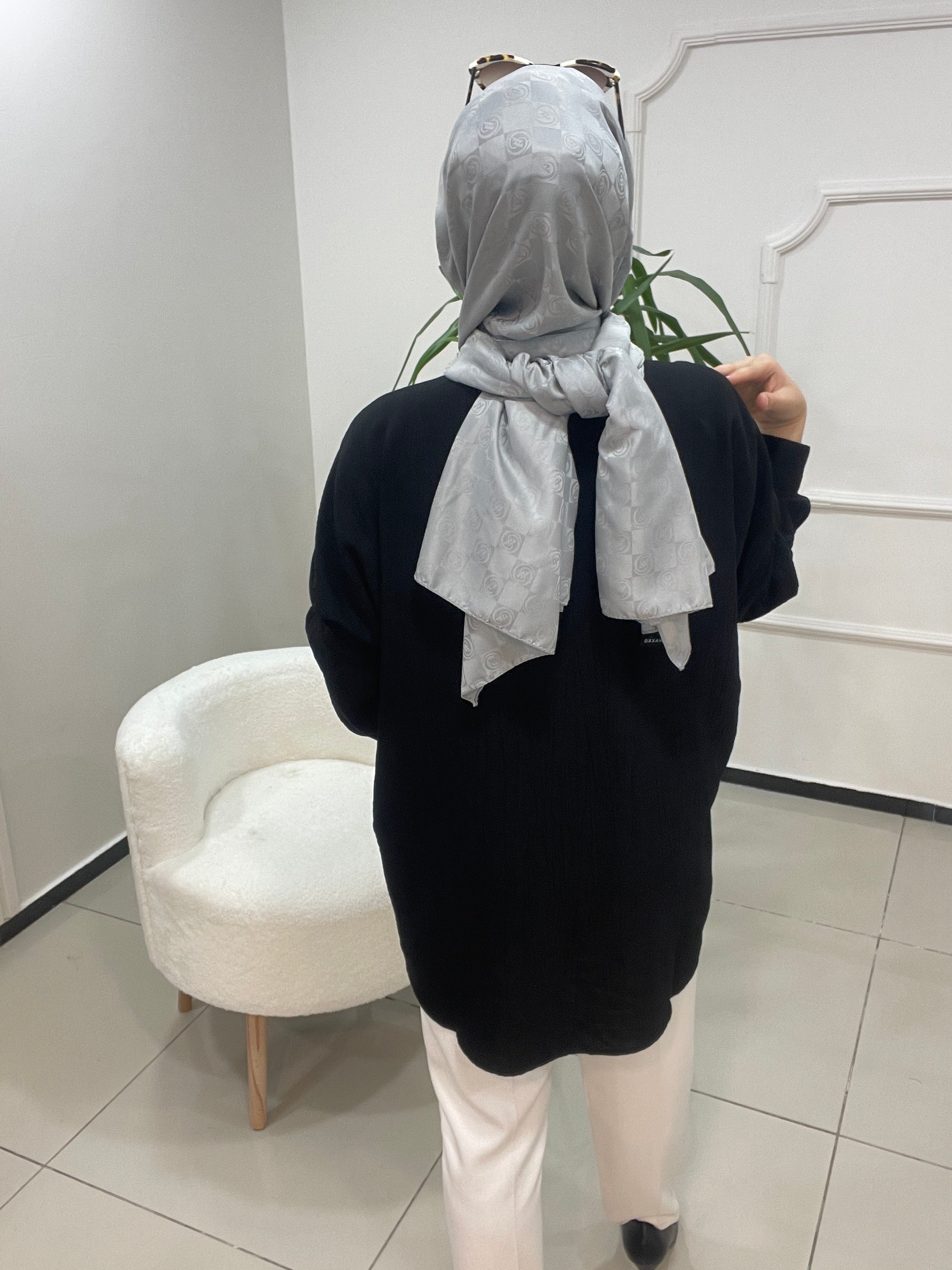 Boncuk ve Pul Detaylı Gömlek