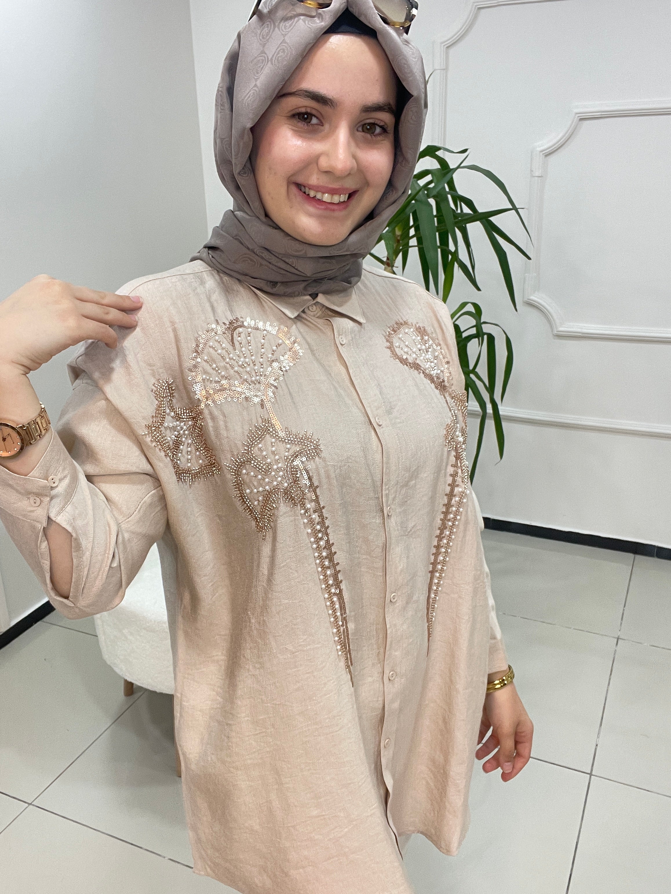 İncili Gömlek