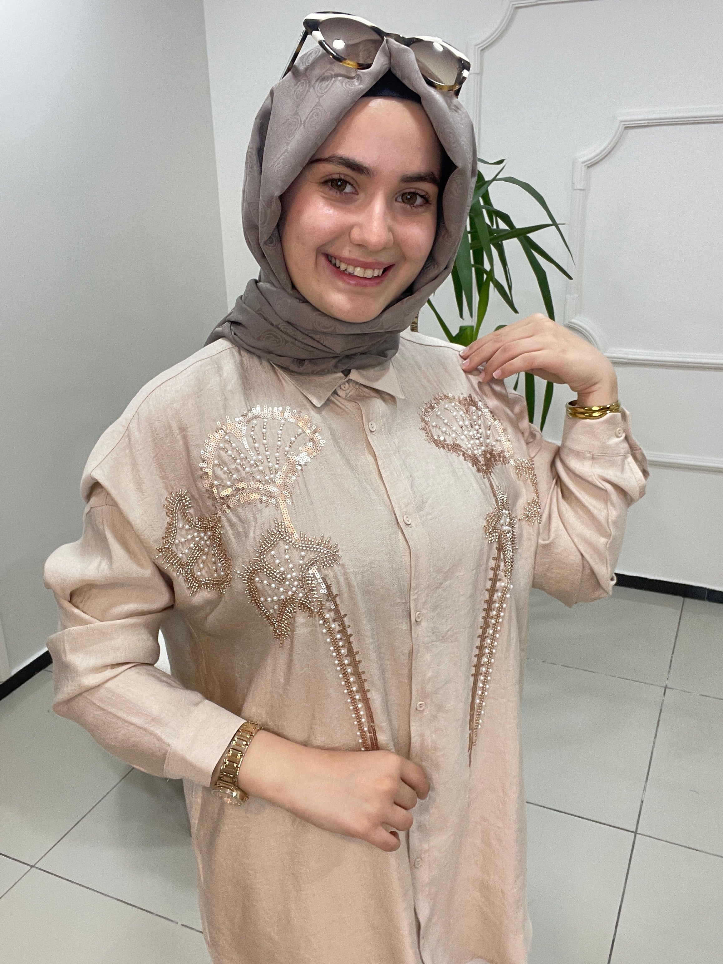 İncili Gömlek