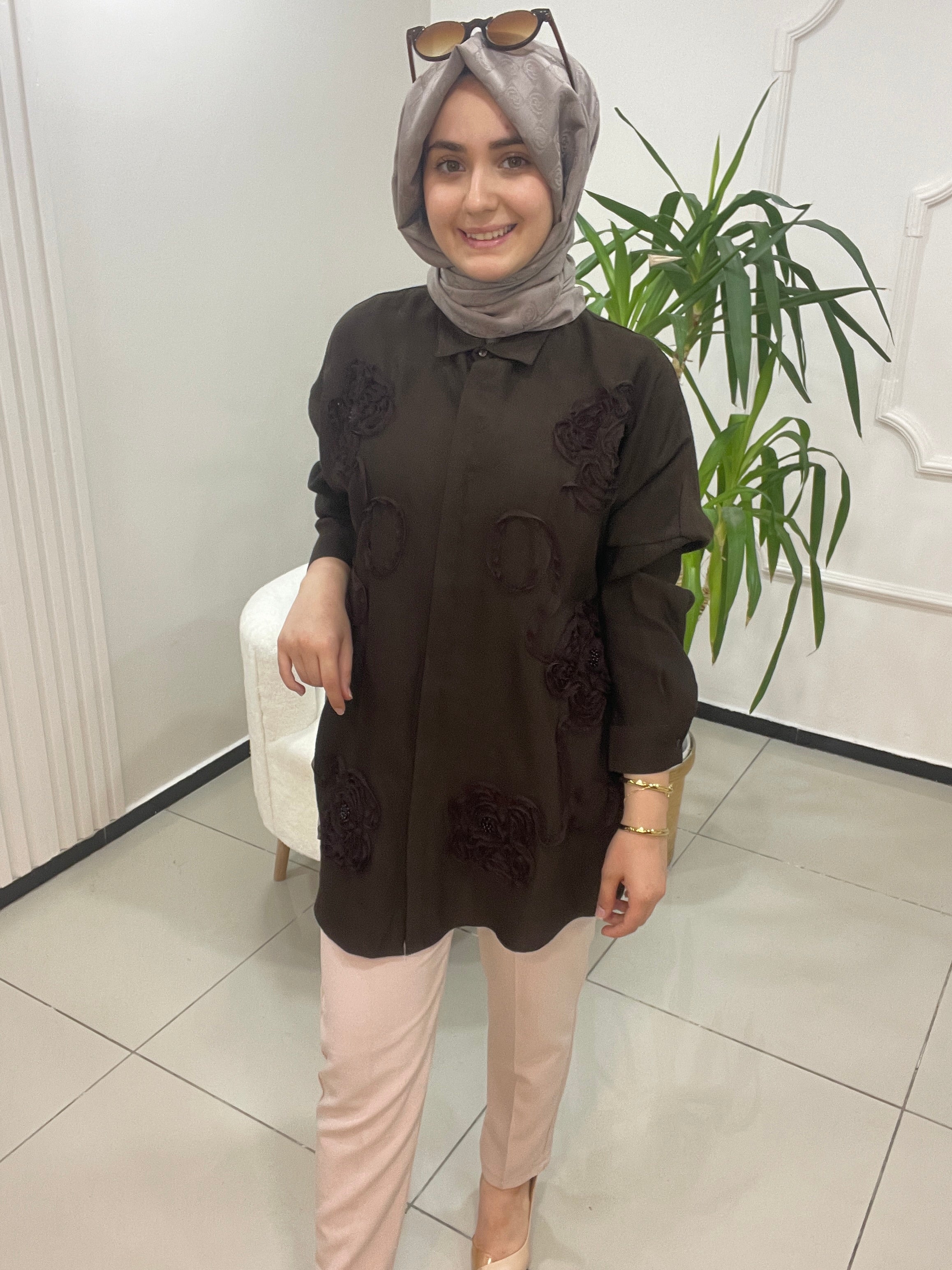 Şerit Gül Desen Gömlek